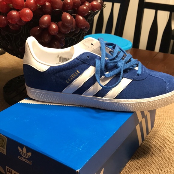Zapatillas adidas Gazelle J tamaño 45 AZUL Suede poshmark Zapatillas adidas Gazelle J tamaño 45 AZUL Suede poshmark